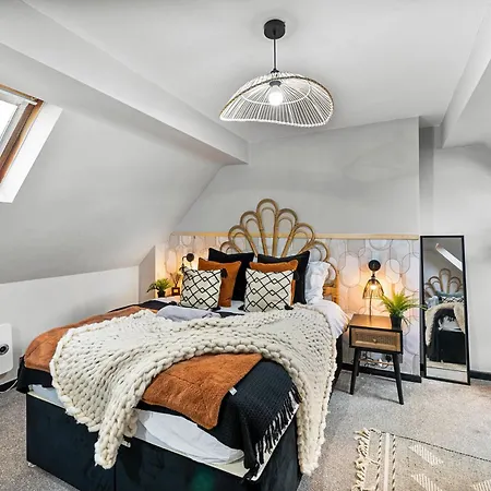 30 Percent Off! Elegant Of - Sleeps 5 Whitby